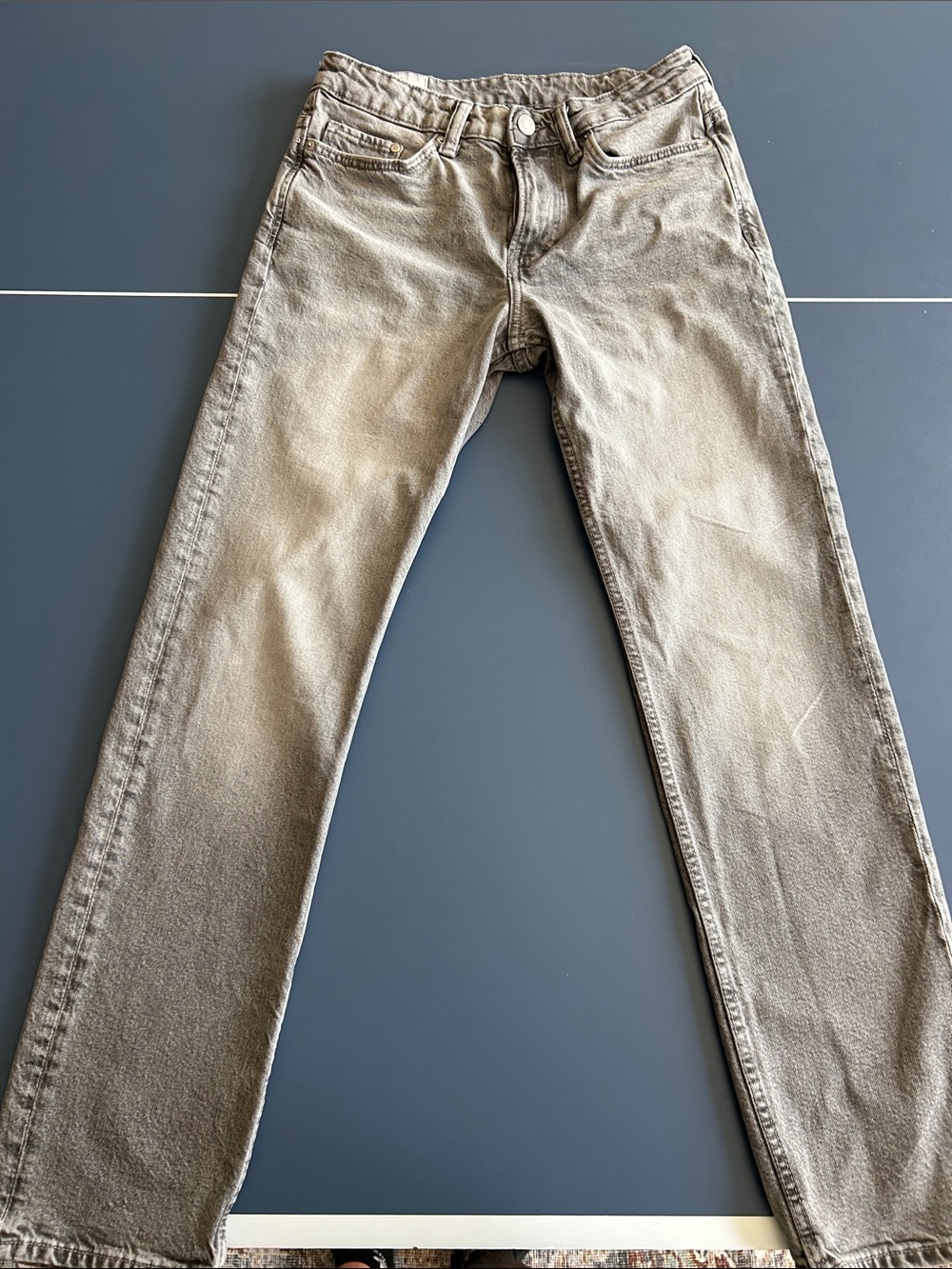 H&M Men's Straight Jeans in Faded Gray